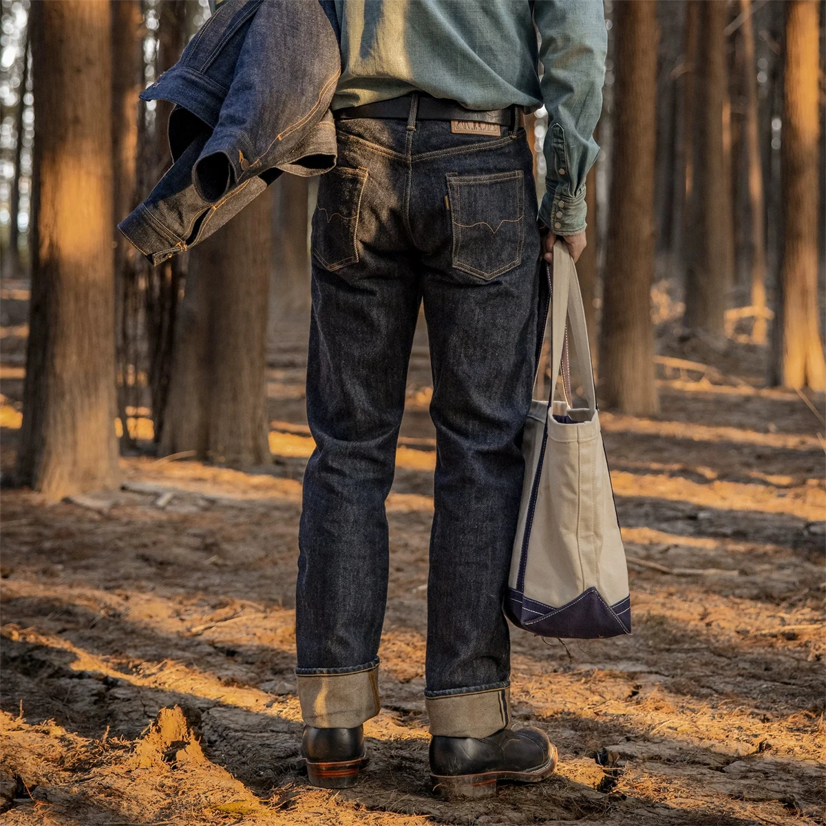 Red Tornado NOIR 21oz Selvedge - đánh giá và giá Levis Jeans 501